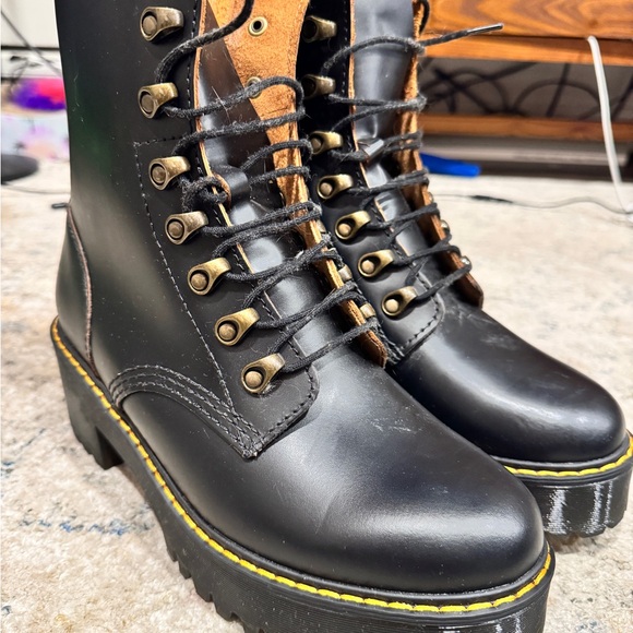 Dr Martens Leona Leather Heeled Boots size 8 - Picture 6 of 7